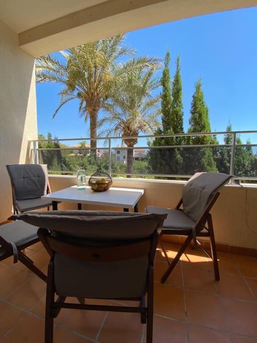 Klimatyczny Loft I Egzotyczny Basen Lägenhet Benalmádena Exteriör bild