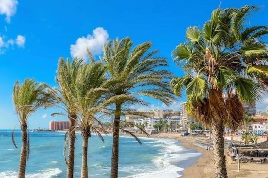 Klimatyczny Loft I Egzotyczny Basen Lägenhet Benalmádena Exteriör bild